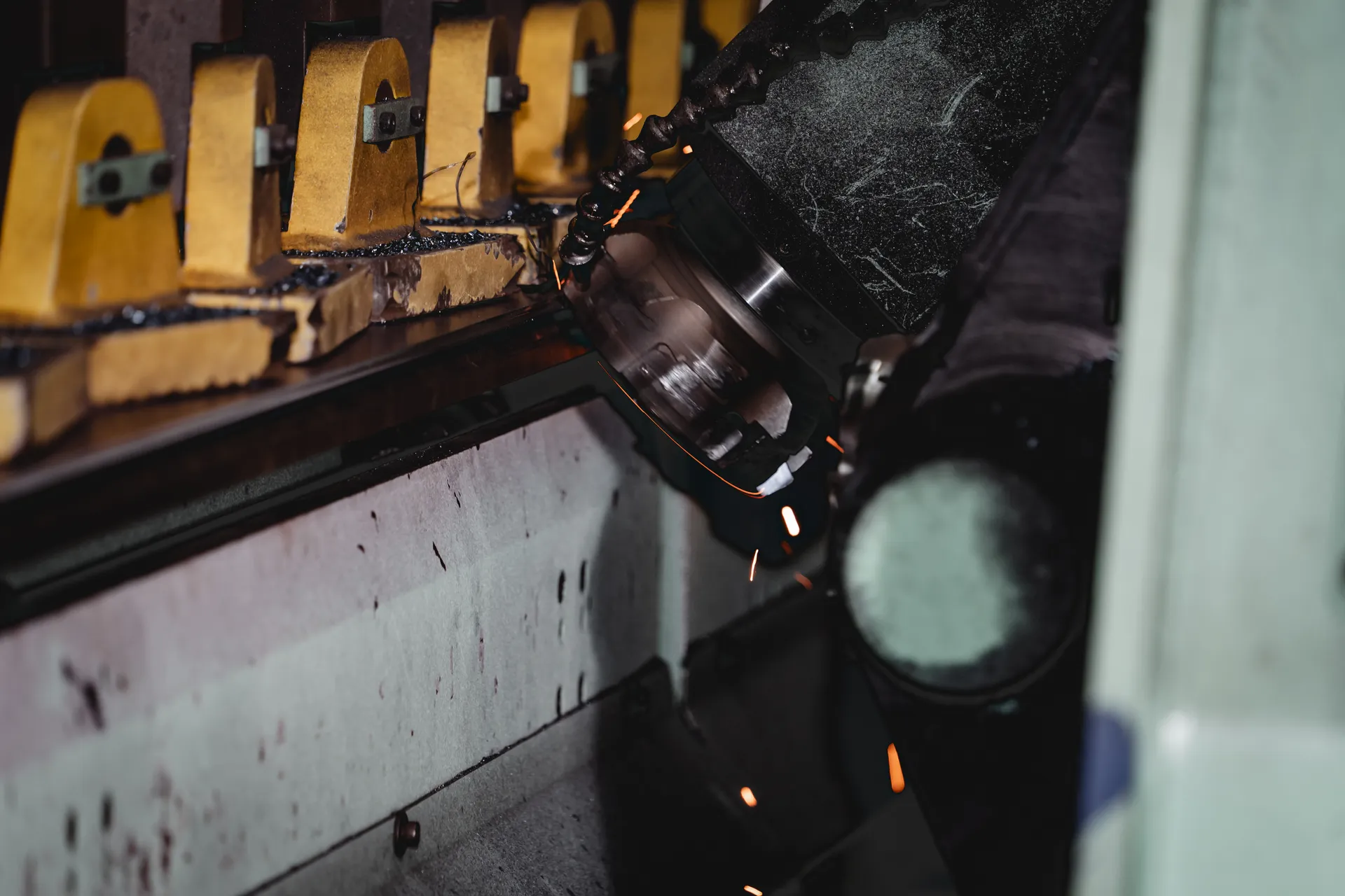 Edge beveling on steel plate — 0 to 85 degrees for weld preparation