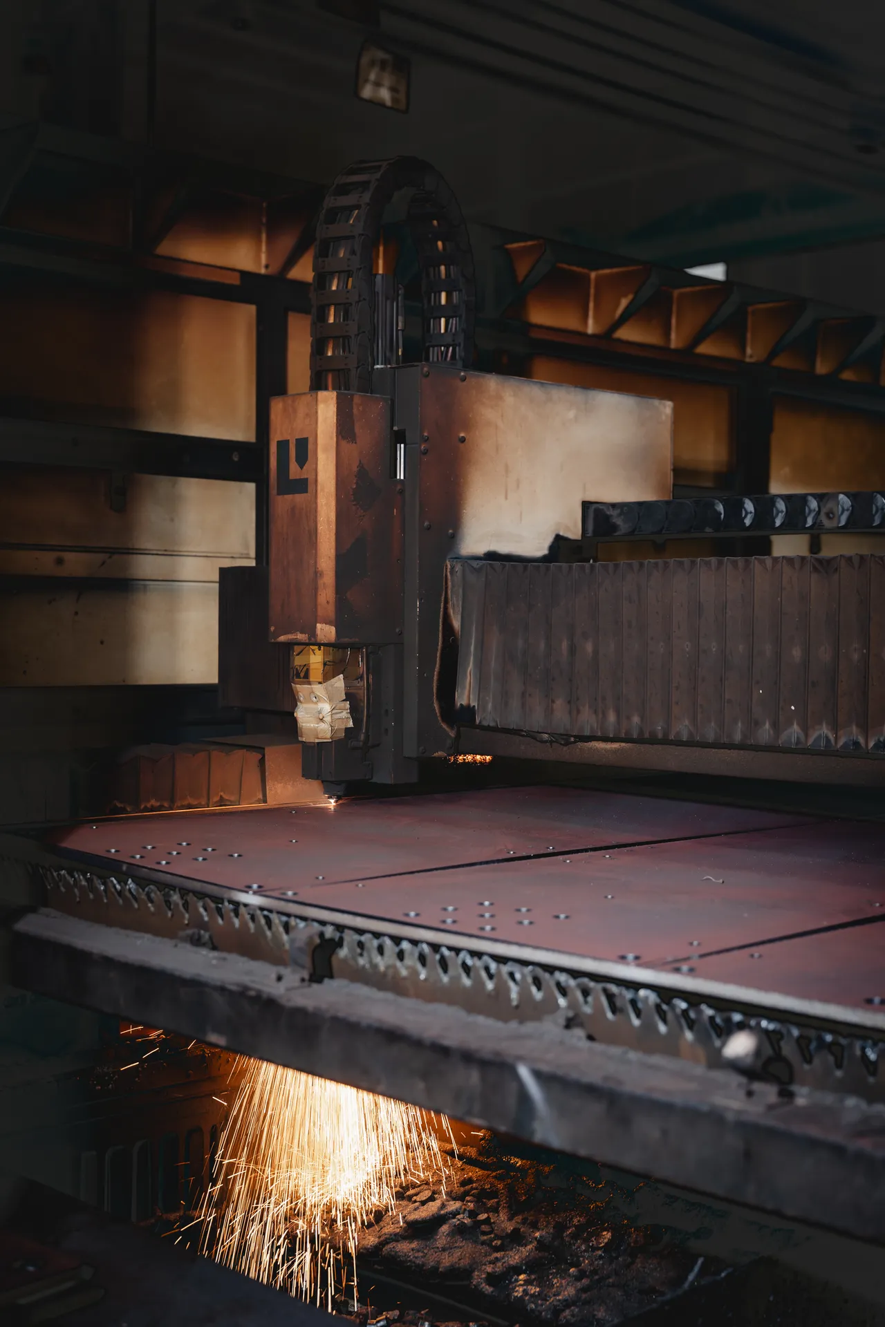 YUNCUT steel plate cutting facility — laser, flame and secondary processing