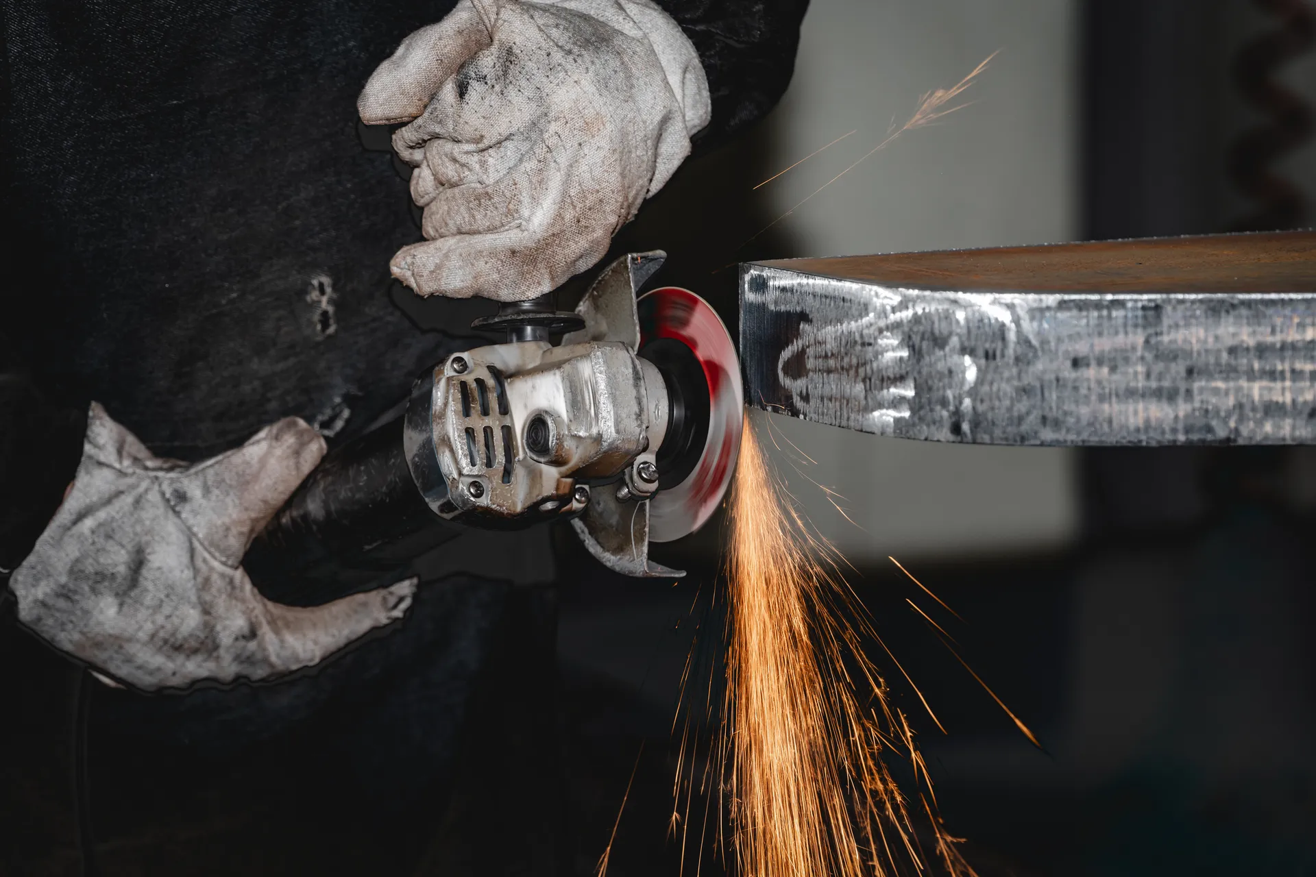 Surface finishing — edge cleaning and deburring for cut steel parts